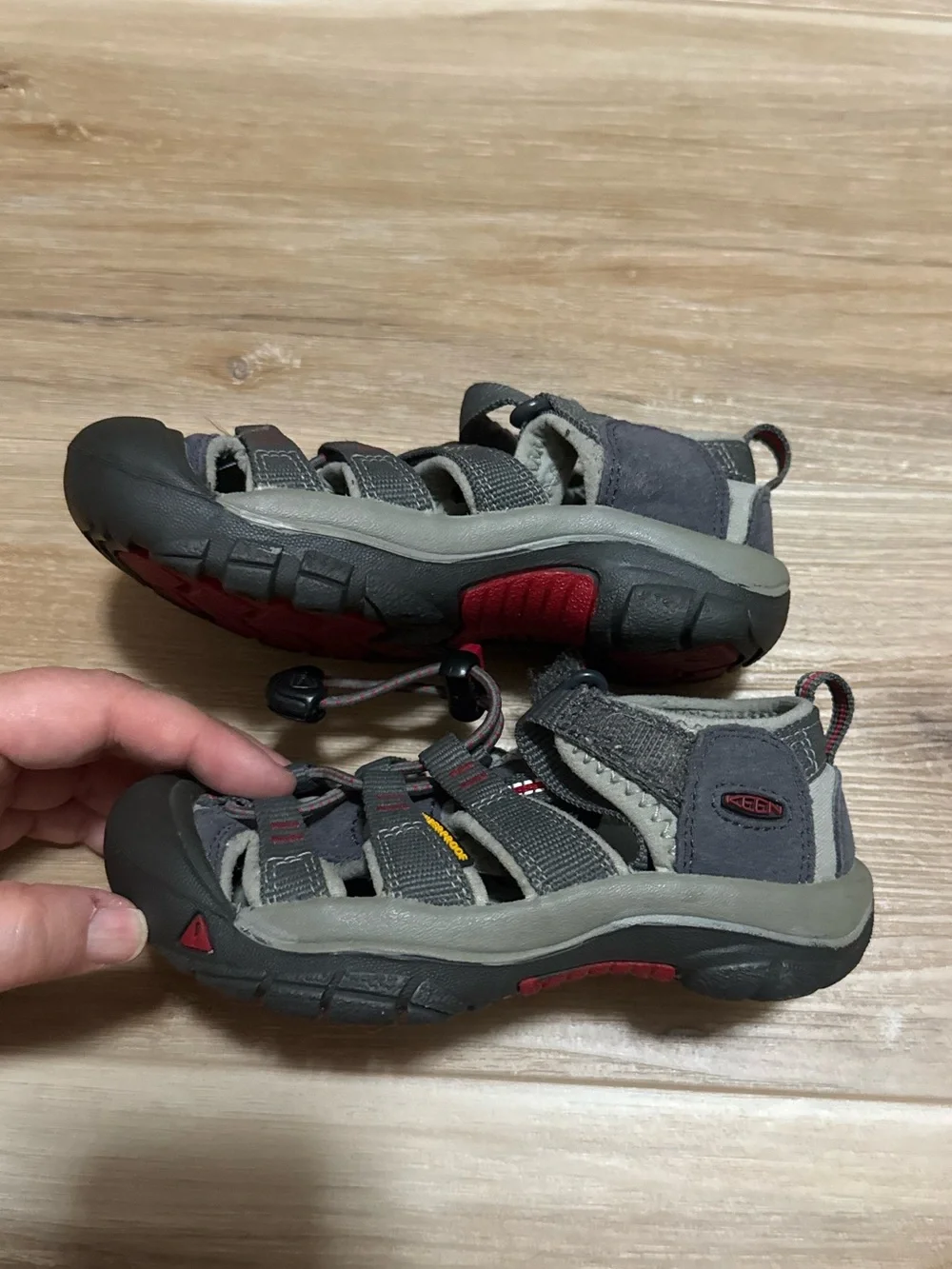 KEEN Kids Newport H2 Waterproof Hiking Sandals Grey Red Size 10 Kids